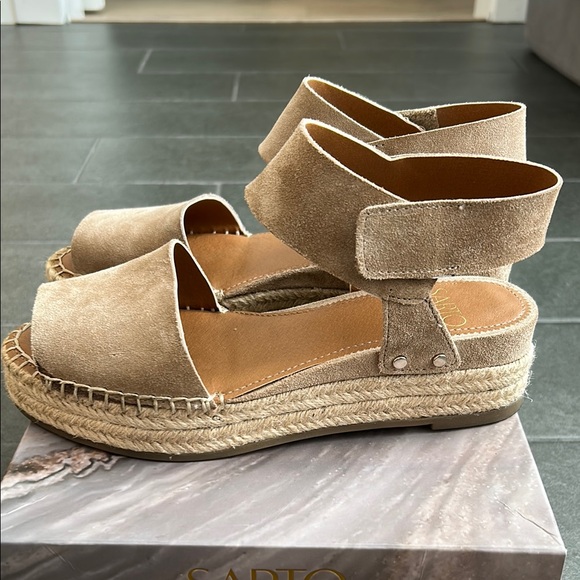 Sarto by Franco Sarto Women's Tan Suede Sandals - Picture 3 of 6